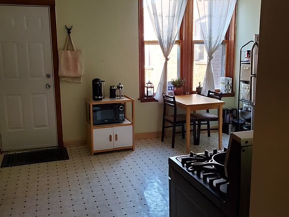 5th image of 919 N Leavitt St #3R