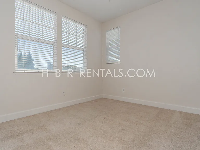1825 Saint Moritz Ct — Photo 30