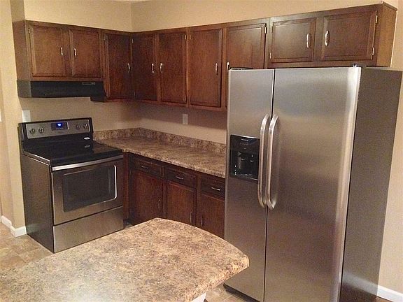 2nd image of 550 Cliffwood Dr