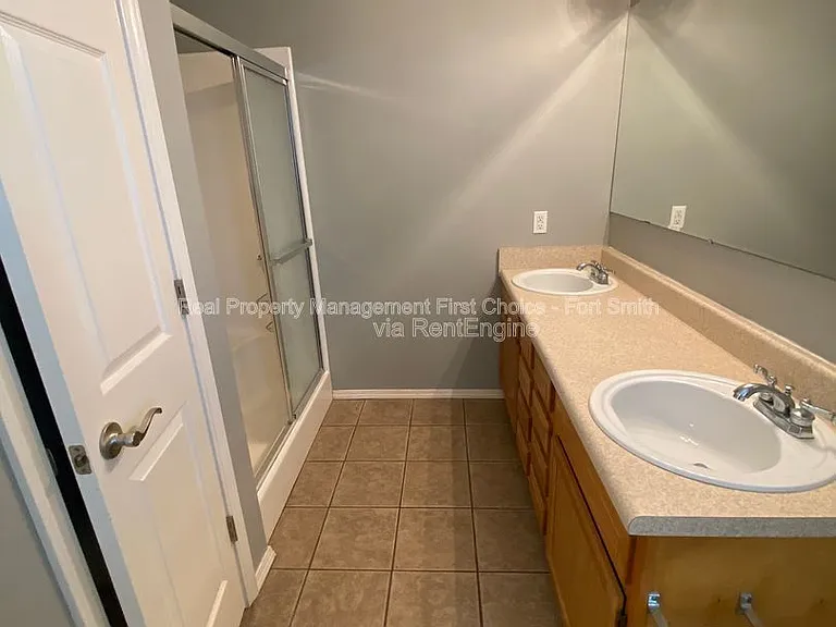 1475 Gate Dr — Photo 7