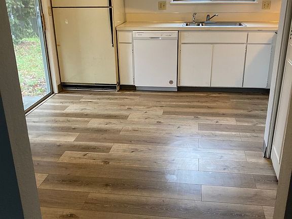 4th image of 3210 S E Ct