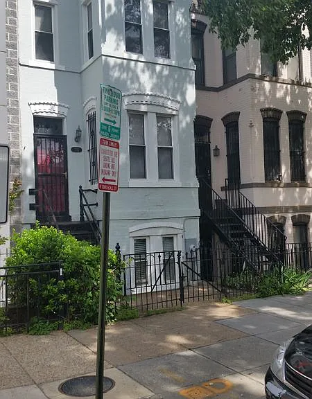735 6th St NE — Photo 1