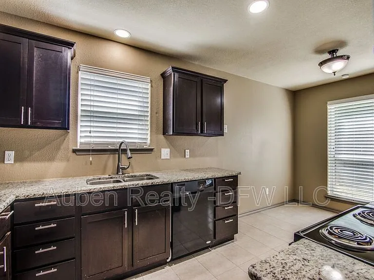 7716 Sable Ln — Photo 7