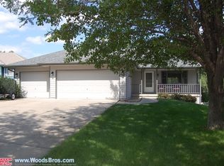 826 Malcolm Ct, Lincoln, NE 68521