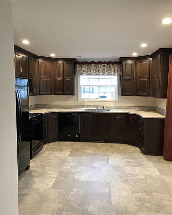 1st image of 22 Bayberry Ln
