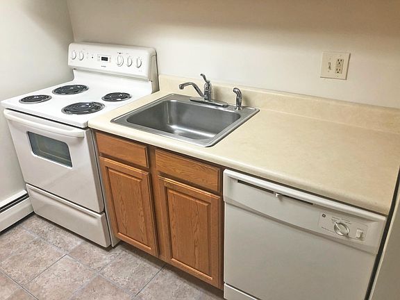 2nd image of 174 W King St #309