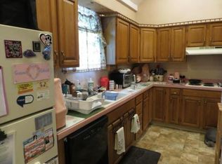 9 Hill St APT 1, Southbridge, MA 01550