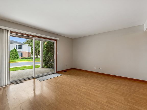 5th image of 959 Golf Course Rd APT 1