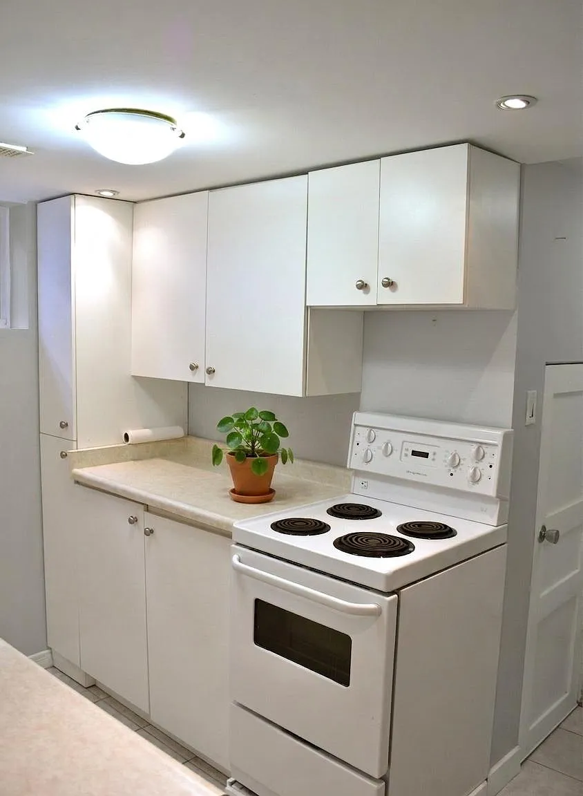 1 Bedroom with Parking Near West Mountain — Photo 1