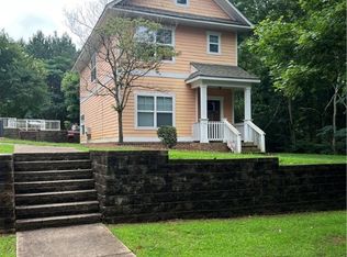 2010 Lakeside Dr, Athens, GA 30605