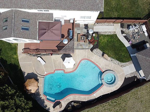 3rd image of 9298 Glen Meadow Ln