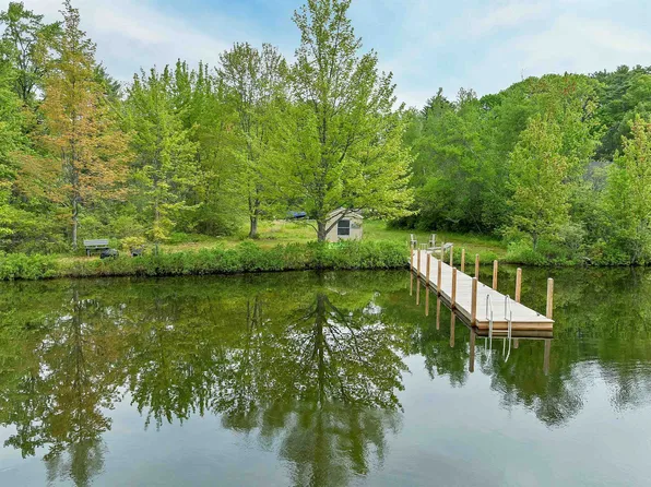 84 Governor Wentworth Highway, Tuftonboro, NH 03853