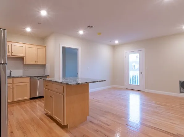 80 N Meadows Rd, Medfield, MA