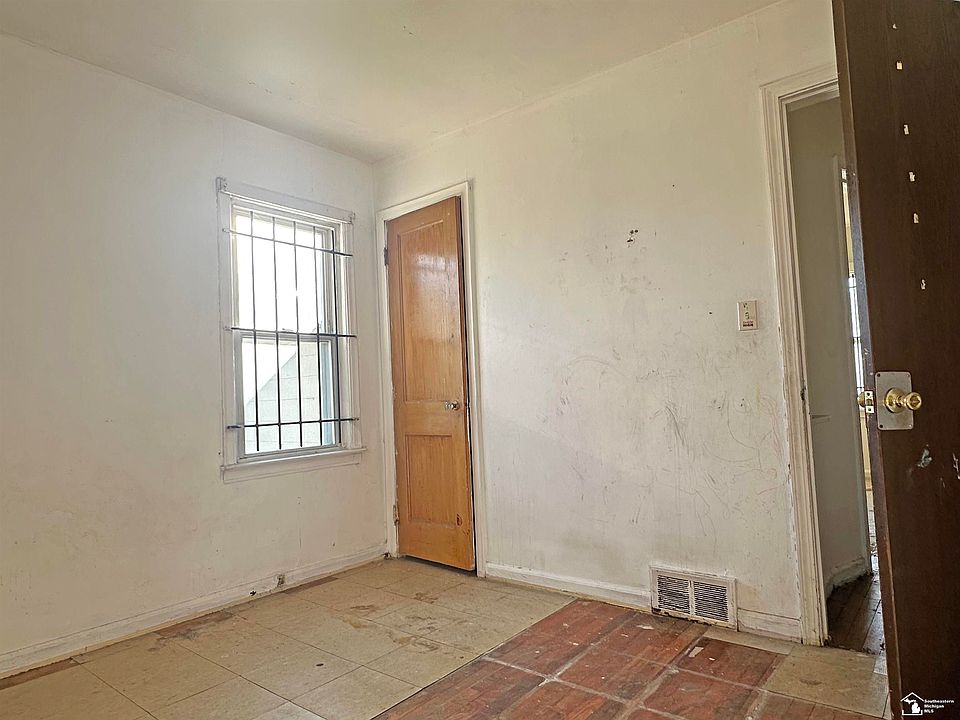 12214 Vaughan St, photo 15
