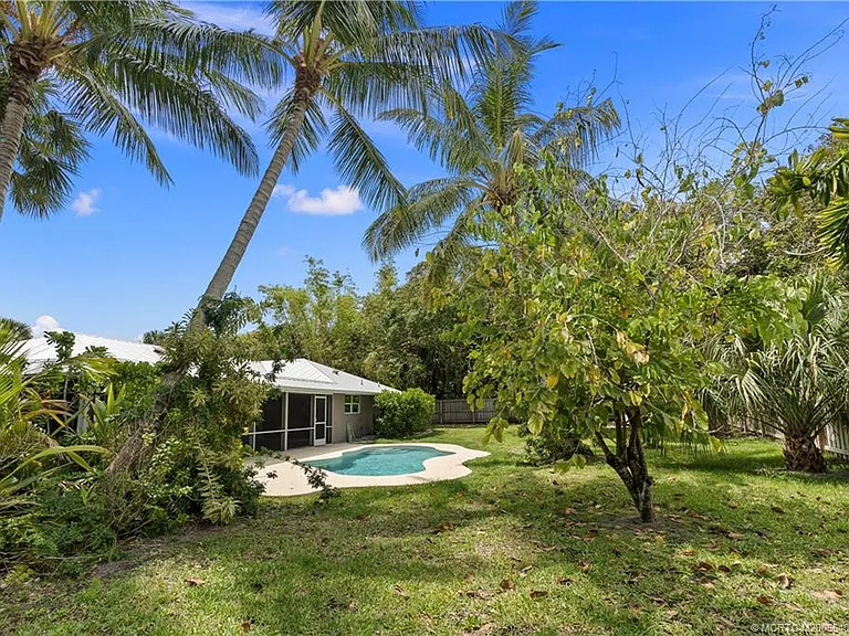 53 N Sewalls Point Rd — Photo 42