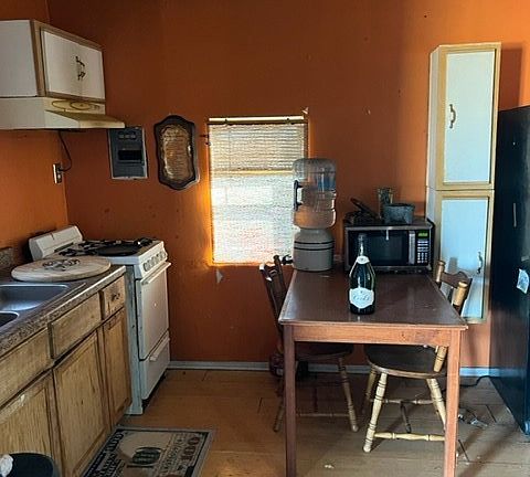 2nd image of 8523 Runion Rd