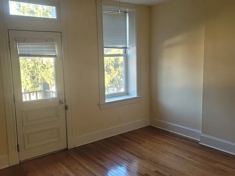 4549-4551 Oakland Ave #4549A — Photo 9