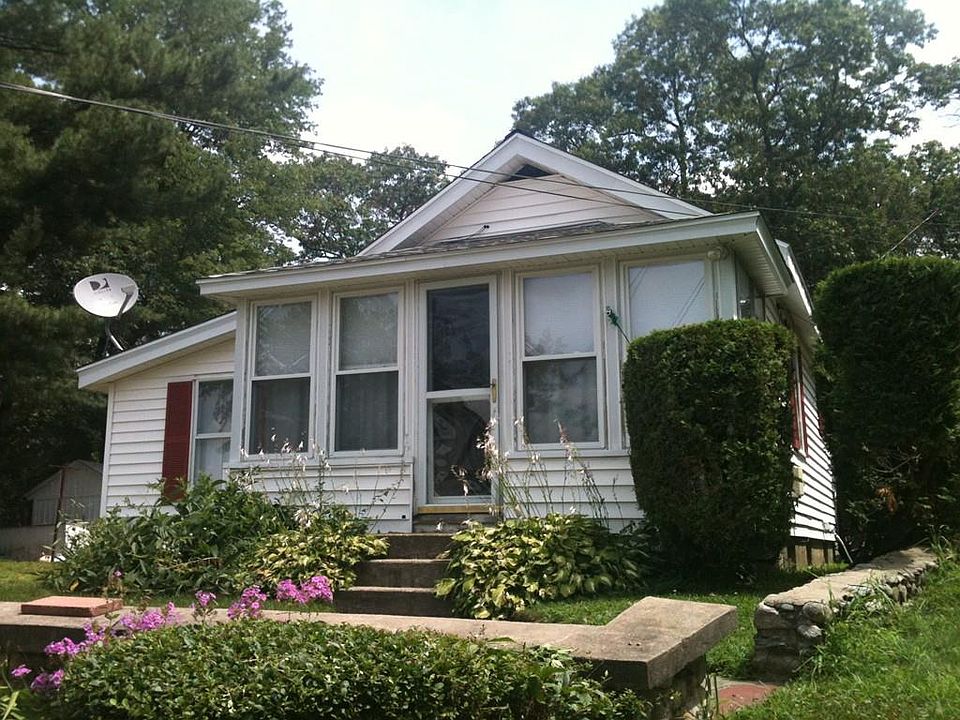 1st image of 151 Lakeside Ave #0