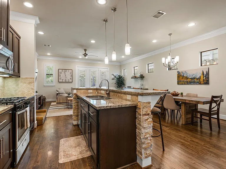 4205 Koehler St #B — Photo 7
