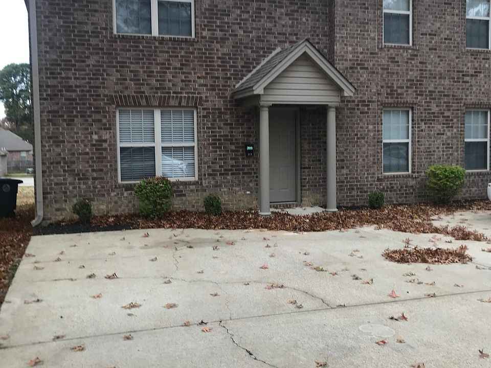 1st image of 210 Highland Dr #210