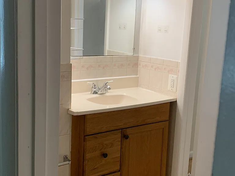 1725 Olney Rd #BASEMENT — Photo 4