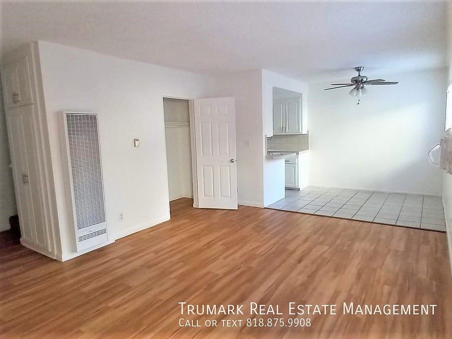 1st image of 210 W Tujunga Ave #8