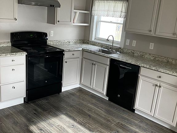 2nd image of 553 Linden St #551