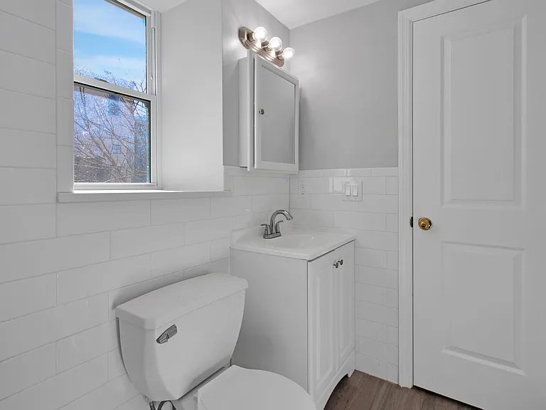 1911 Summit Ave #2 — Photo 10