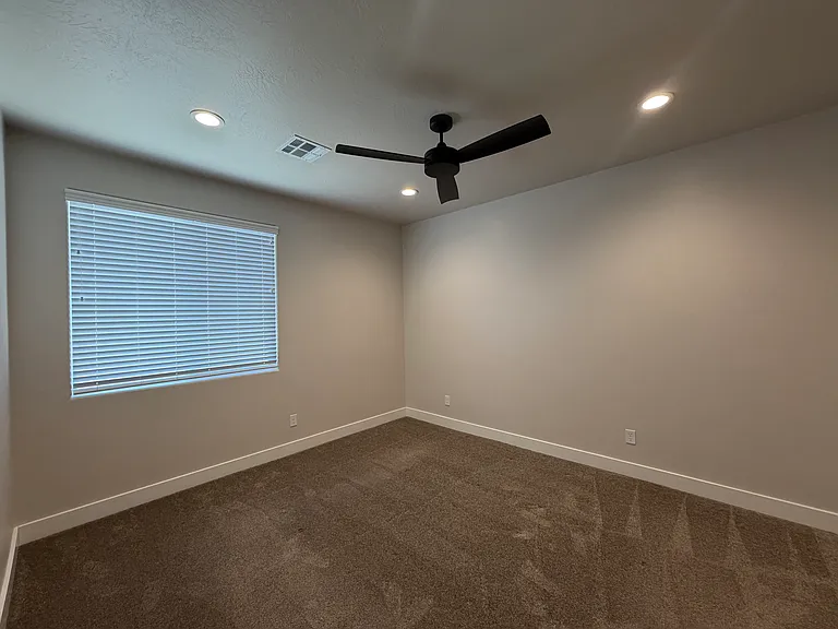 133 S Grapevine Rd #9 — Photo 9