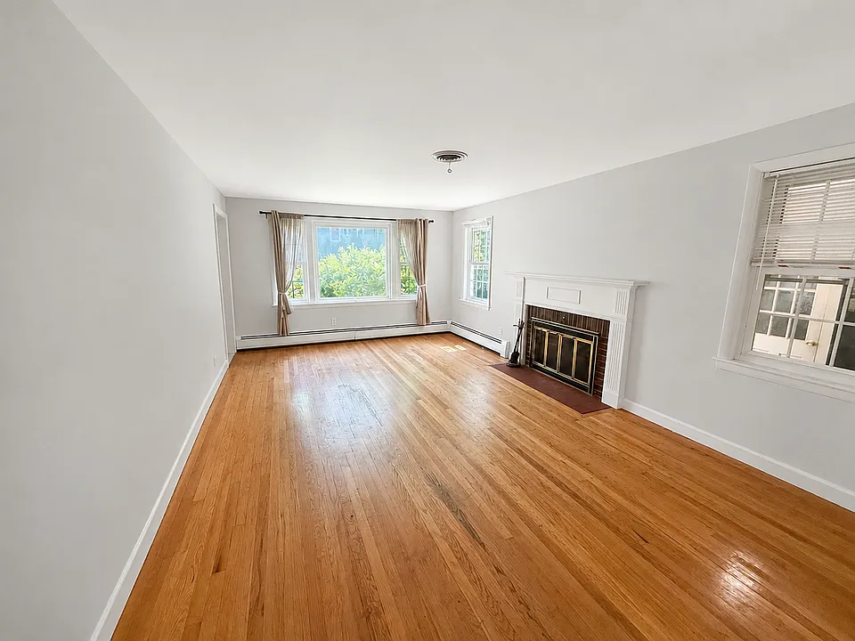 82 Adams St