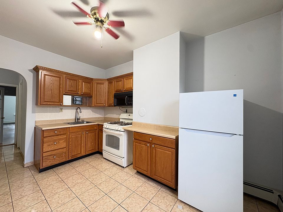 1st image of 243 Liberty Ave APT 1R