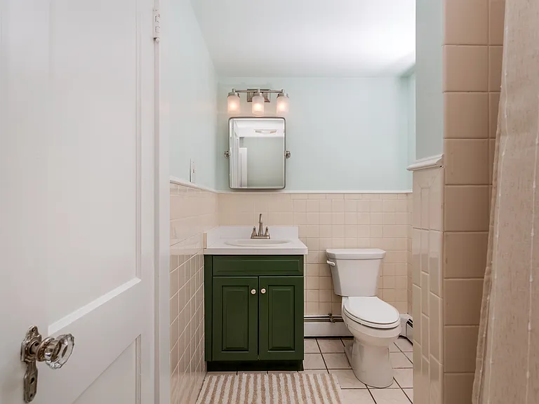 31 Hillandale Rd — Photo 28