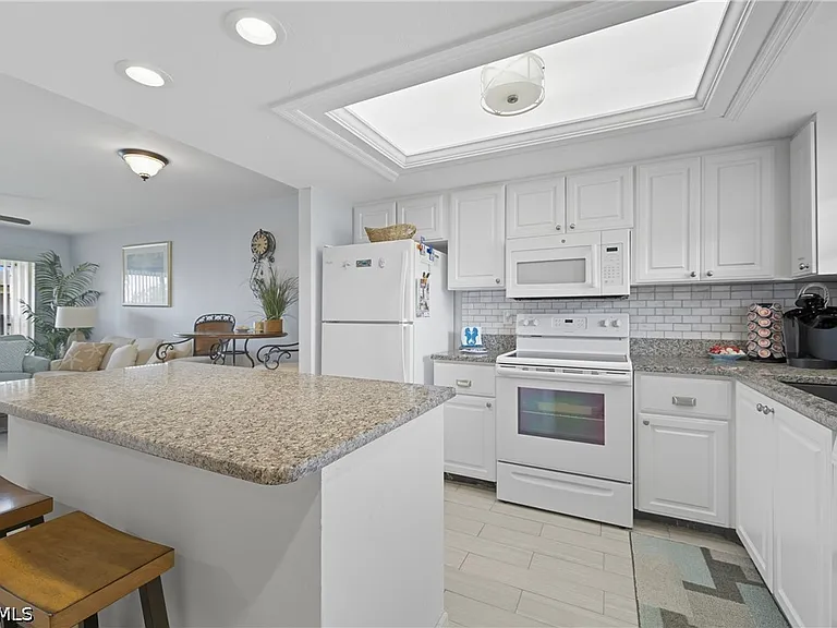 16881 Davis Rd #126 — Photo 4