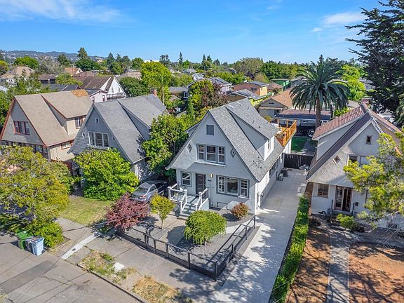 4th image of 1732 Carleton Street
