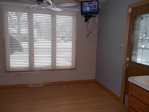 3rd image of 13631 Lawler Ave