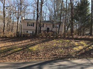 95 Leaf Lake Dr, Suwanee, GA 30024