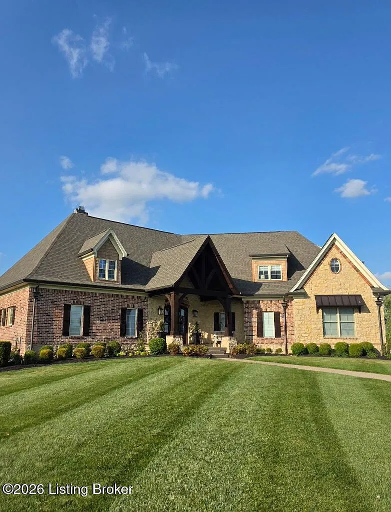 33 Timberwood Dr photo 1
