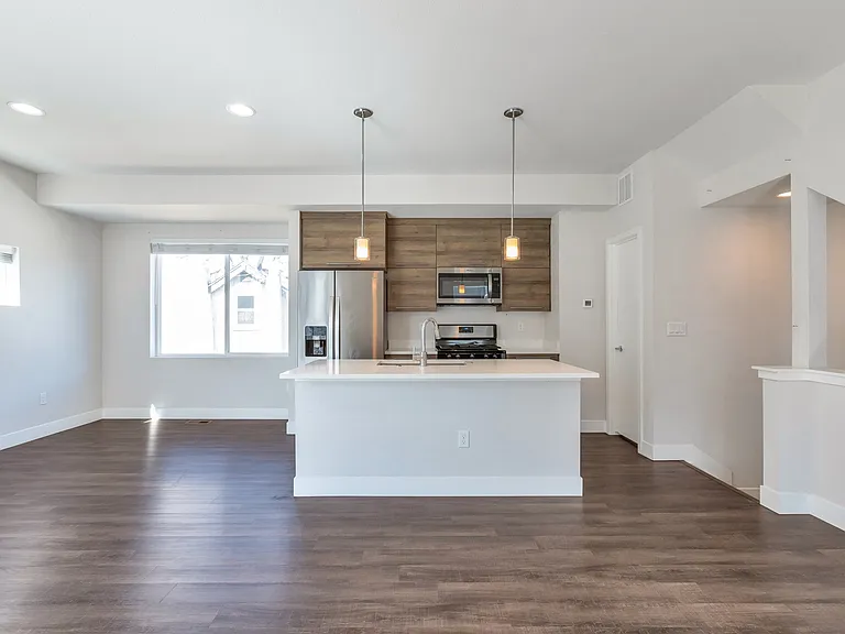 5634 W 10th Pl — Photo 4