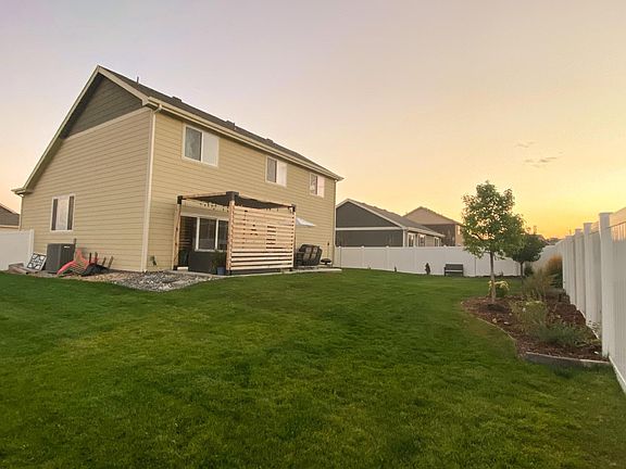 2nd image of 736 Elk Mountain Dr