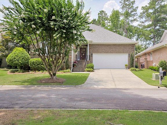 2nd image of 672 Glen Abbey Drive