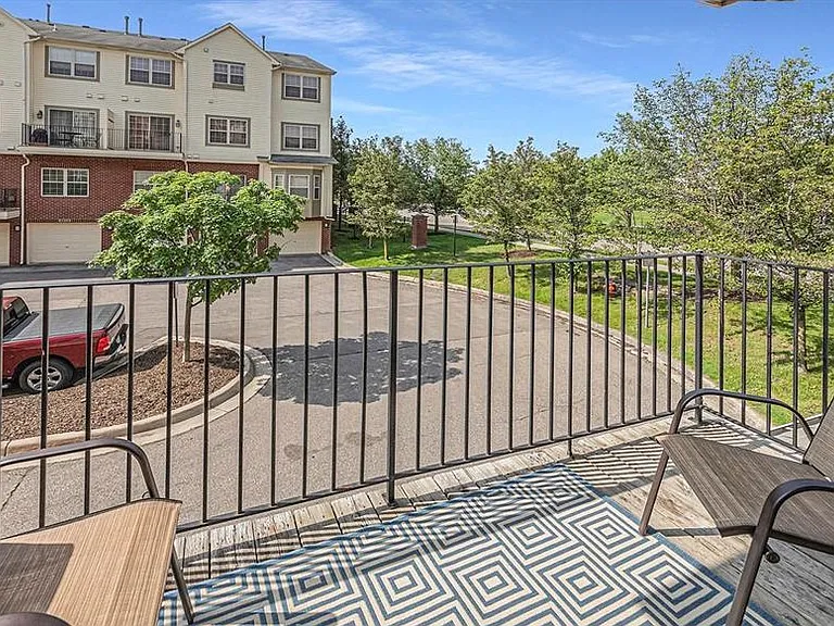 3286 Camden Dr #1 — Photo 17