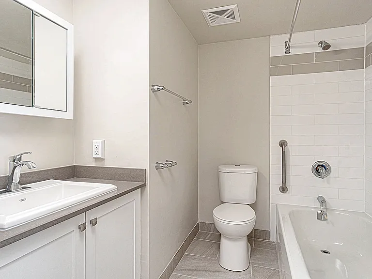 290 Bath Rd — Photo 6