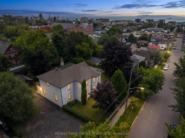 348 Ambrose St, Thunder Bay, ON P7B 1L9