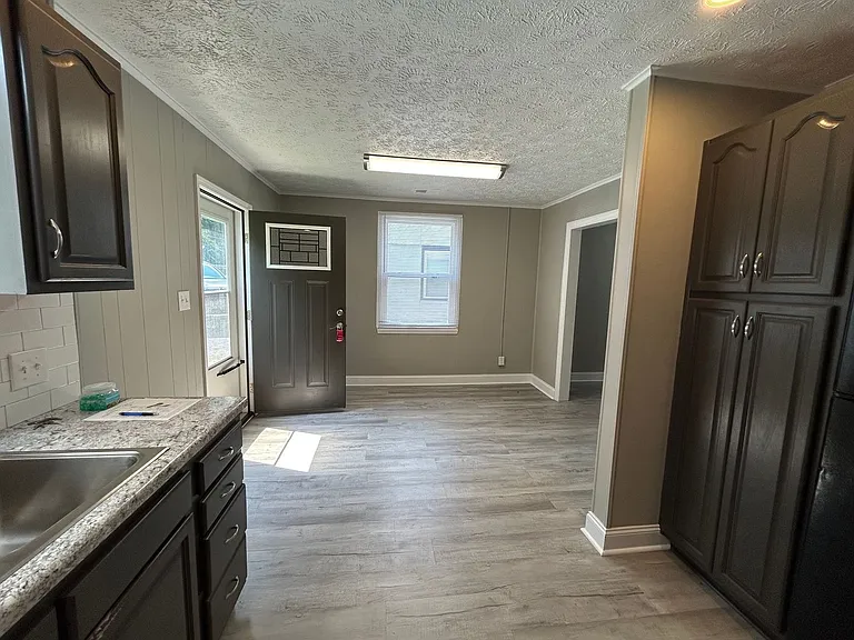 422 Sequoyah Dr — Photo 4