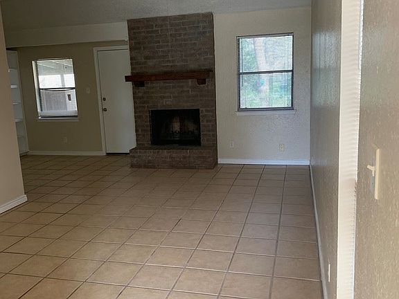 3rd image of 2200 Berkett Dr #B