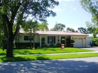 14100 Lake Childs Ct, Miami Lakes, FL 33014