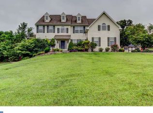 27 Angelica Dr, Avondale, PA 19311