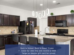 121 Leona River Trl, Hutto, TX 78634
