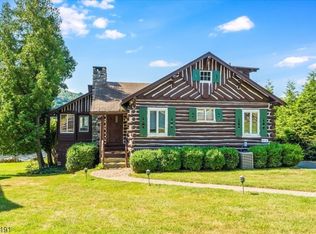 512 W Shore Trl, Sparta, NJ 07871