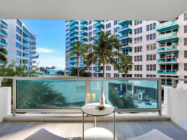 5050 Collins Ave #ID1227200P — Photo 3